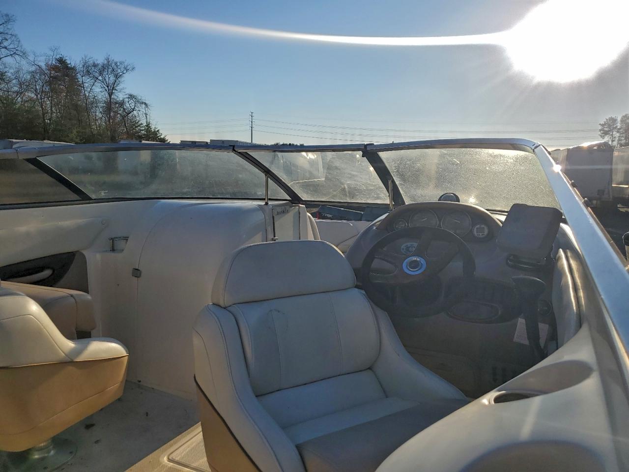 Regal 2565 Boat