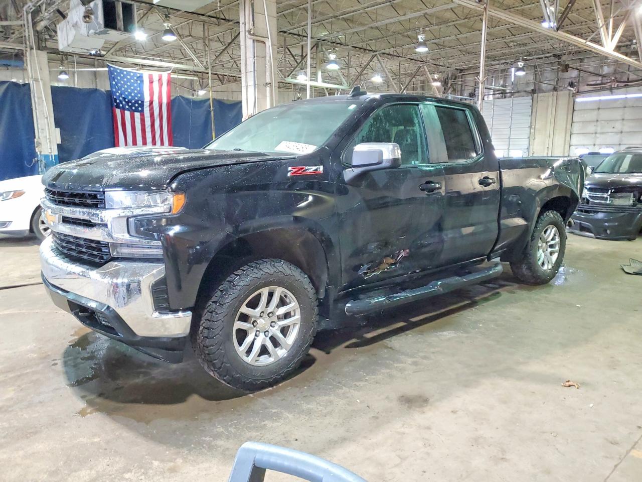 Salvage Chevrolet Silverado Image