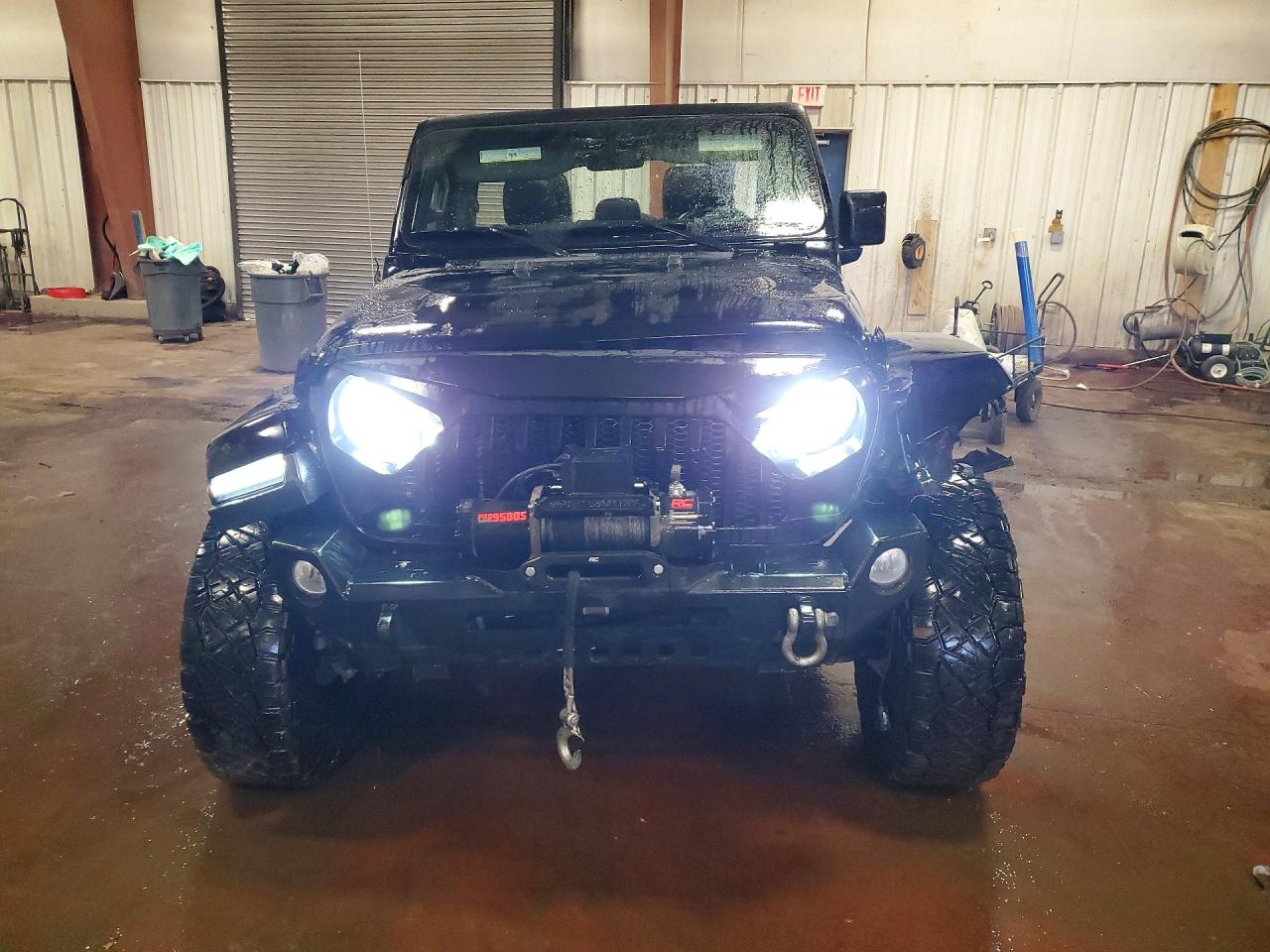 Jeep Wrangler Sahara