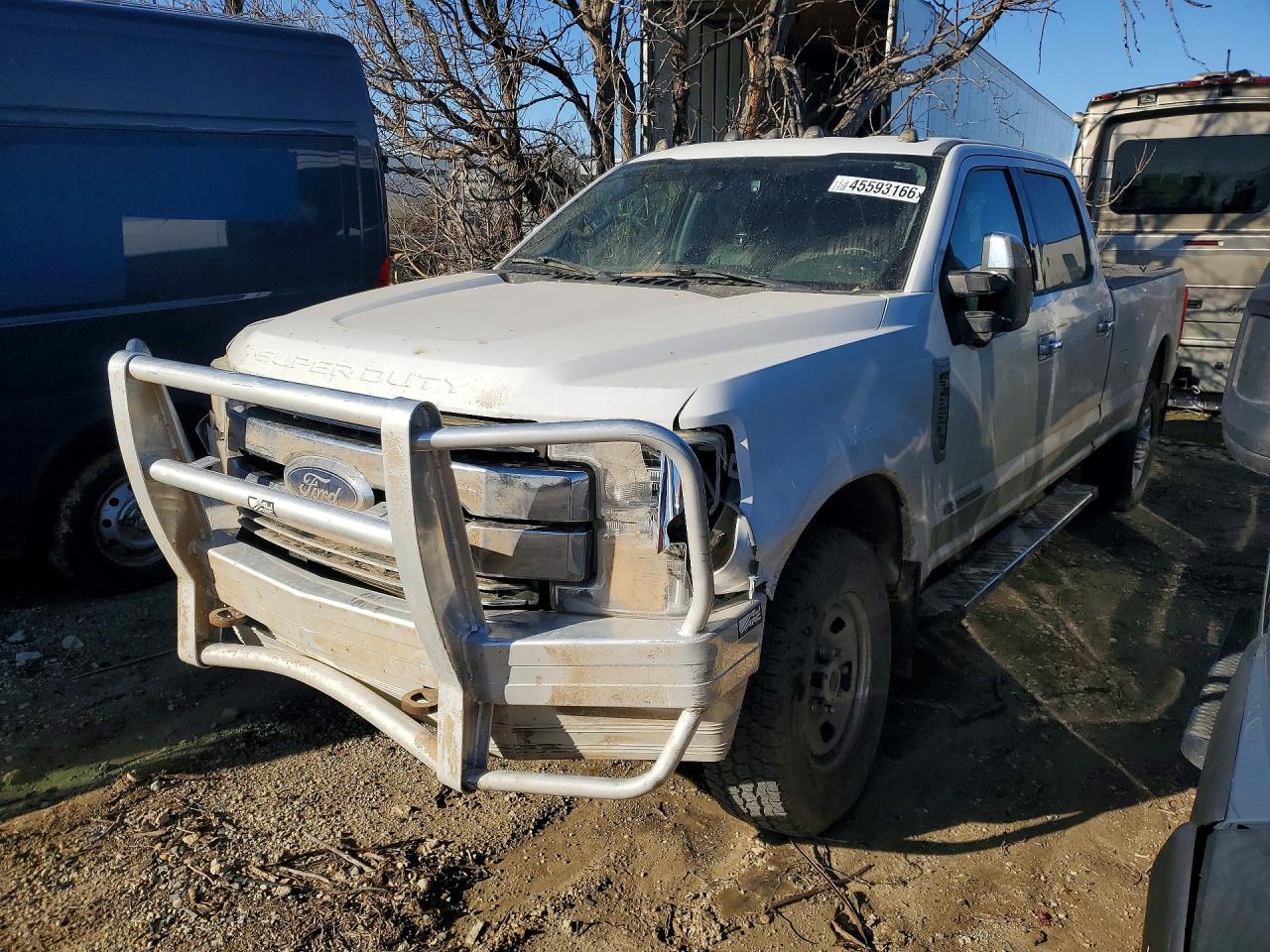 Salvage Ford F-350 Image