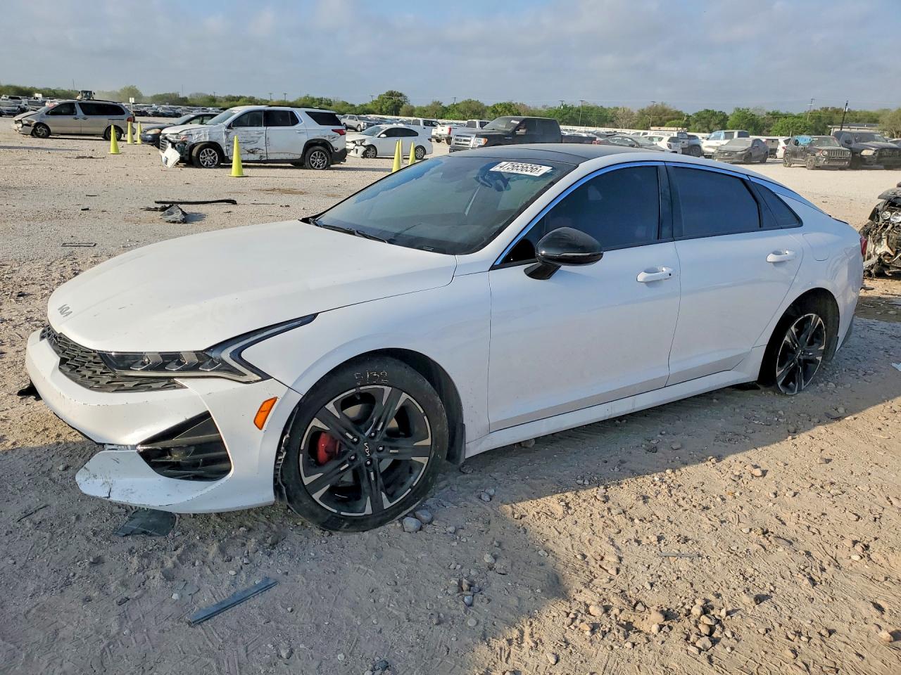 Salvage Kia K5 Image
