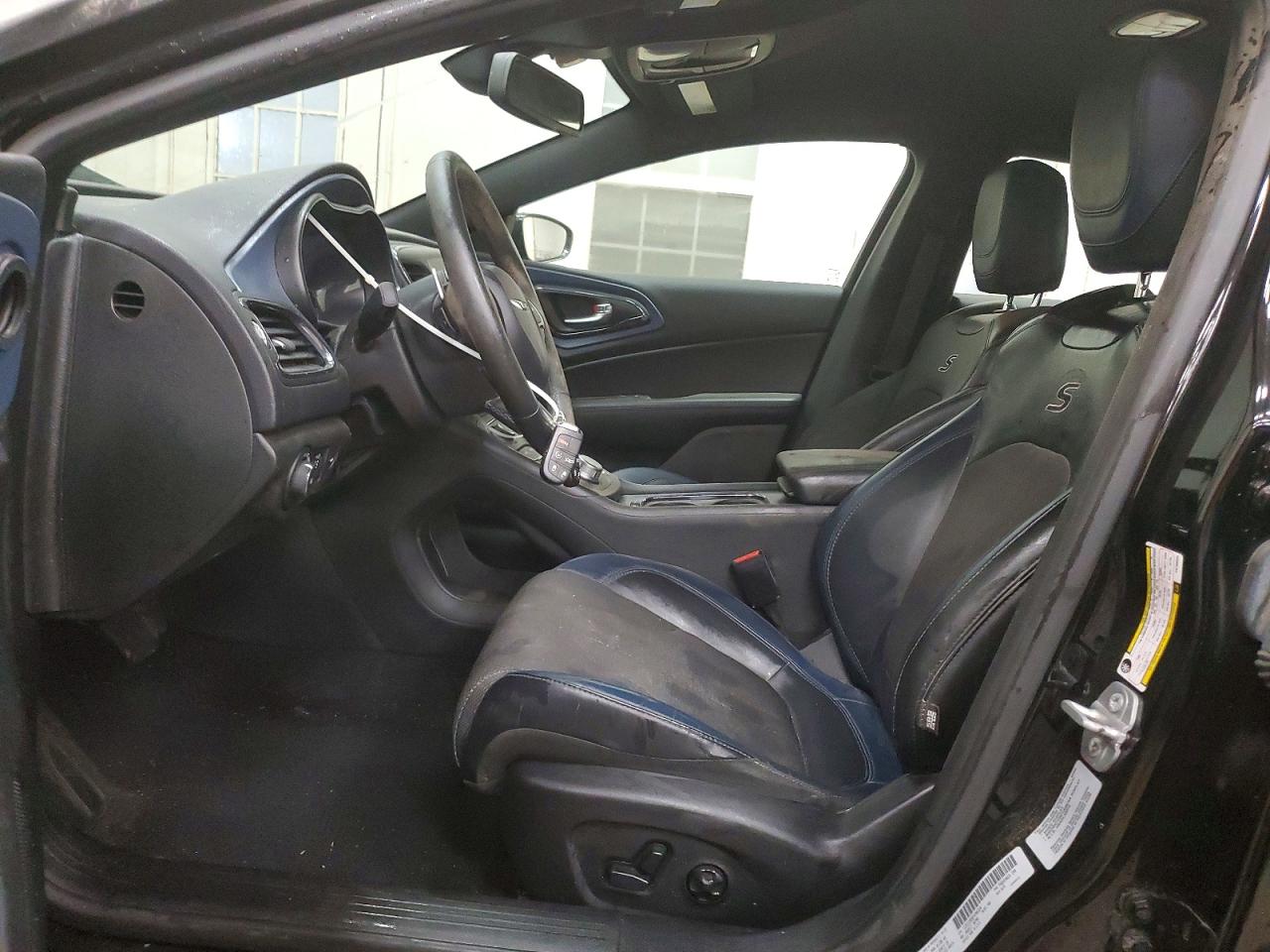 Chrysler 200 S