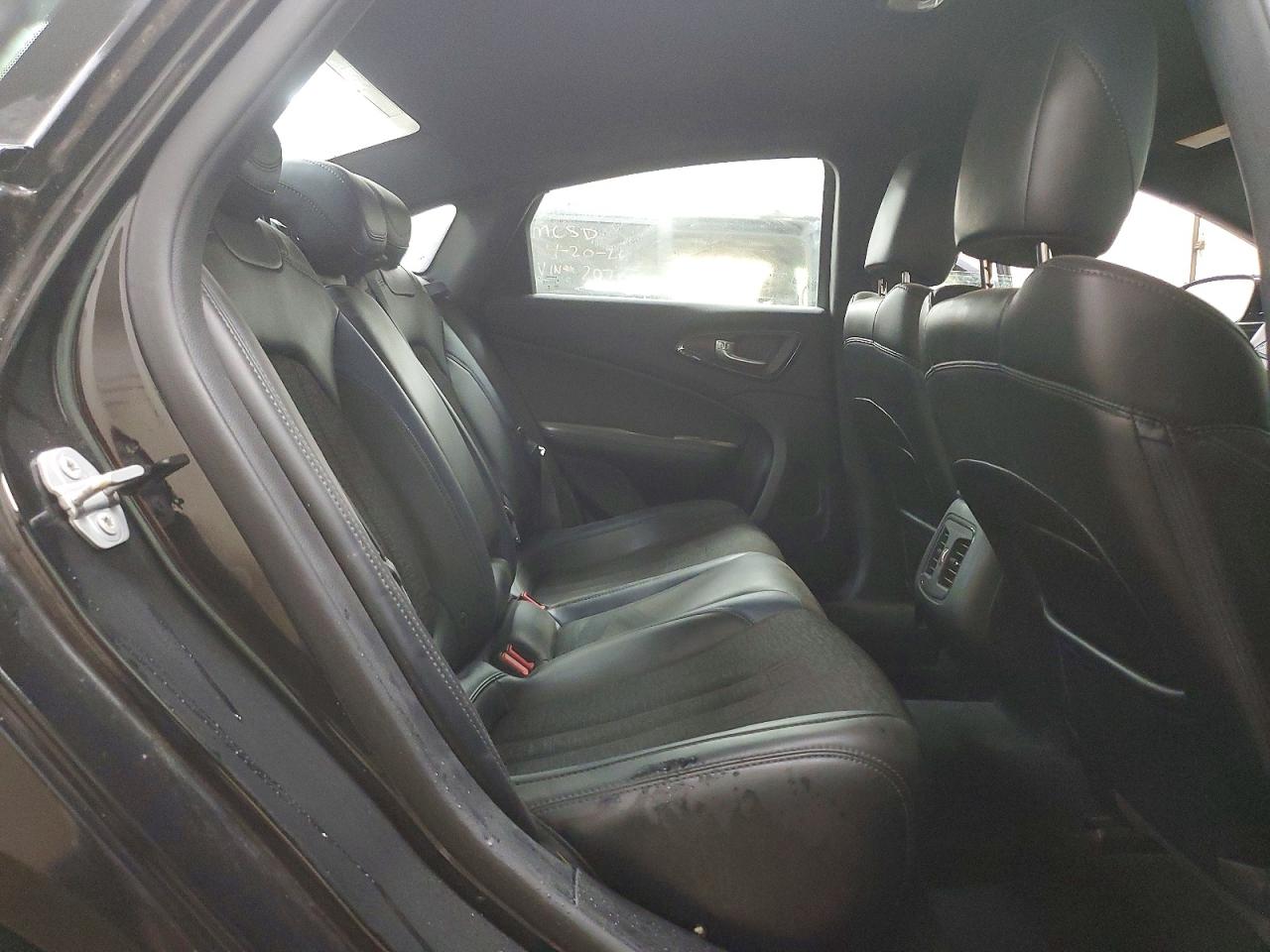 Chrysler 200 S