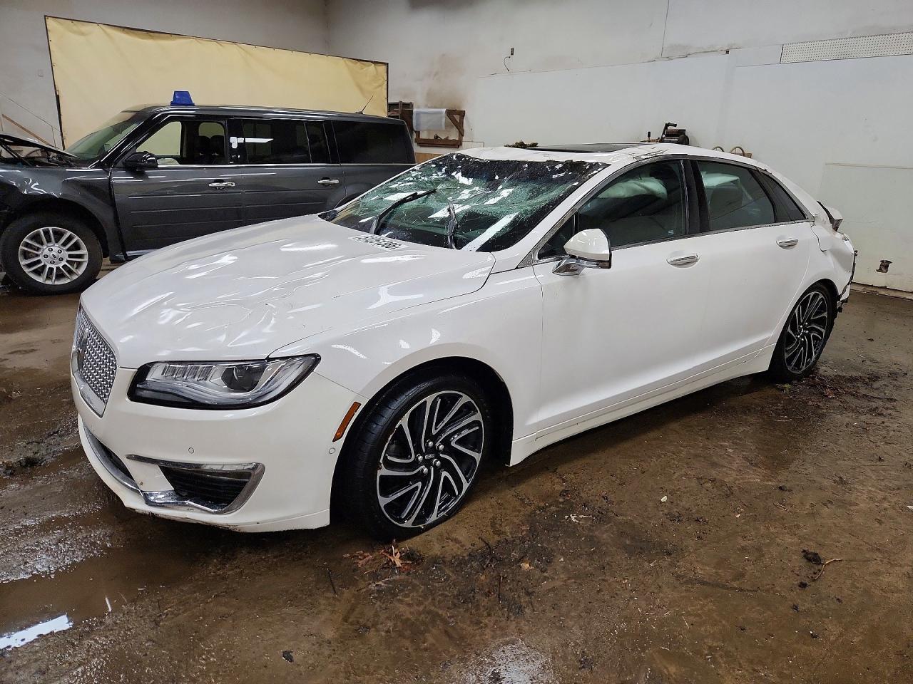 Salvage Lincoln MKZ Image