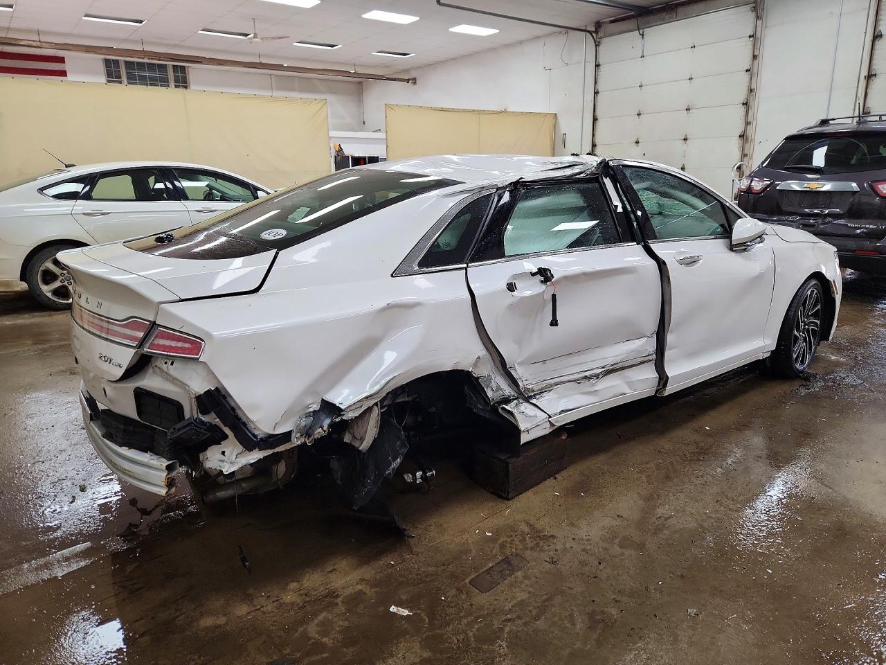 Lincoln MKZ Reserve