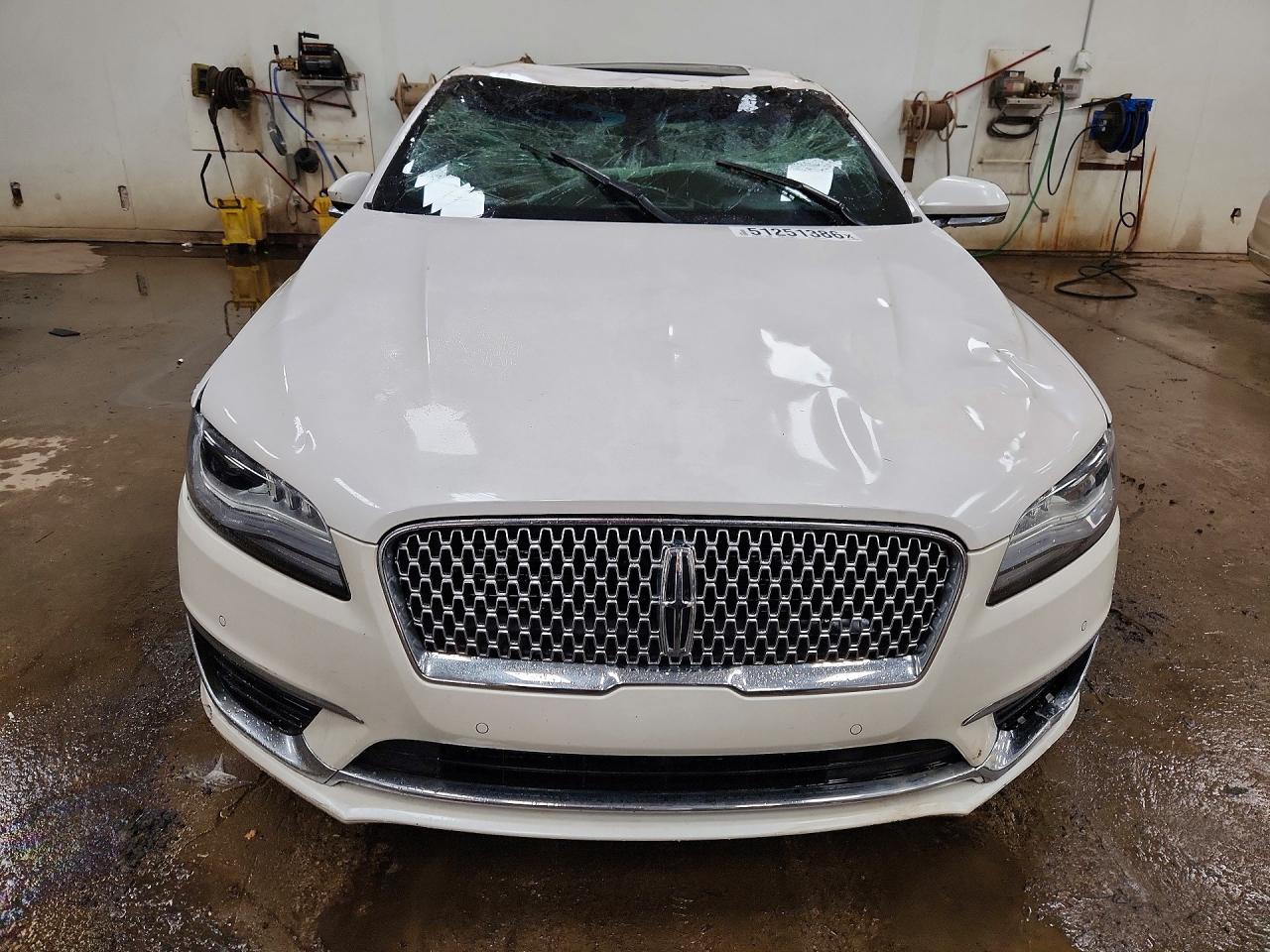 Lincoln MKZ Reserve