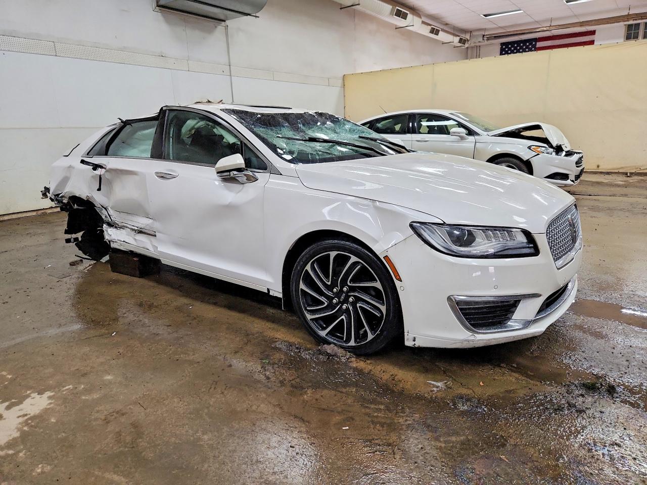 Lincoln MKZ Reserve