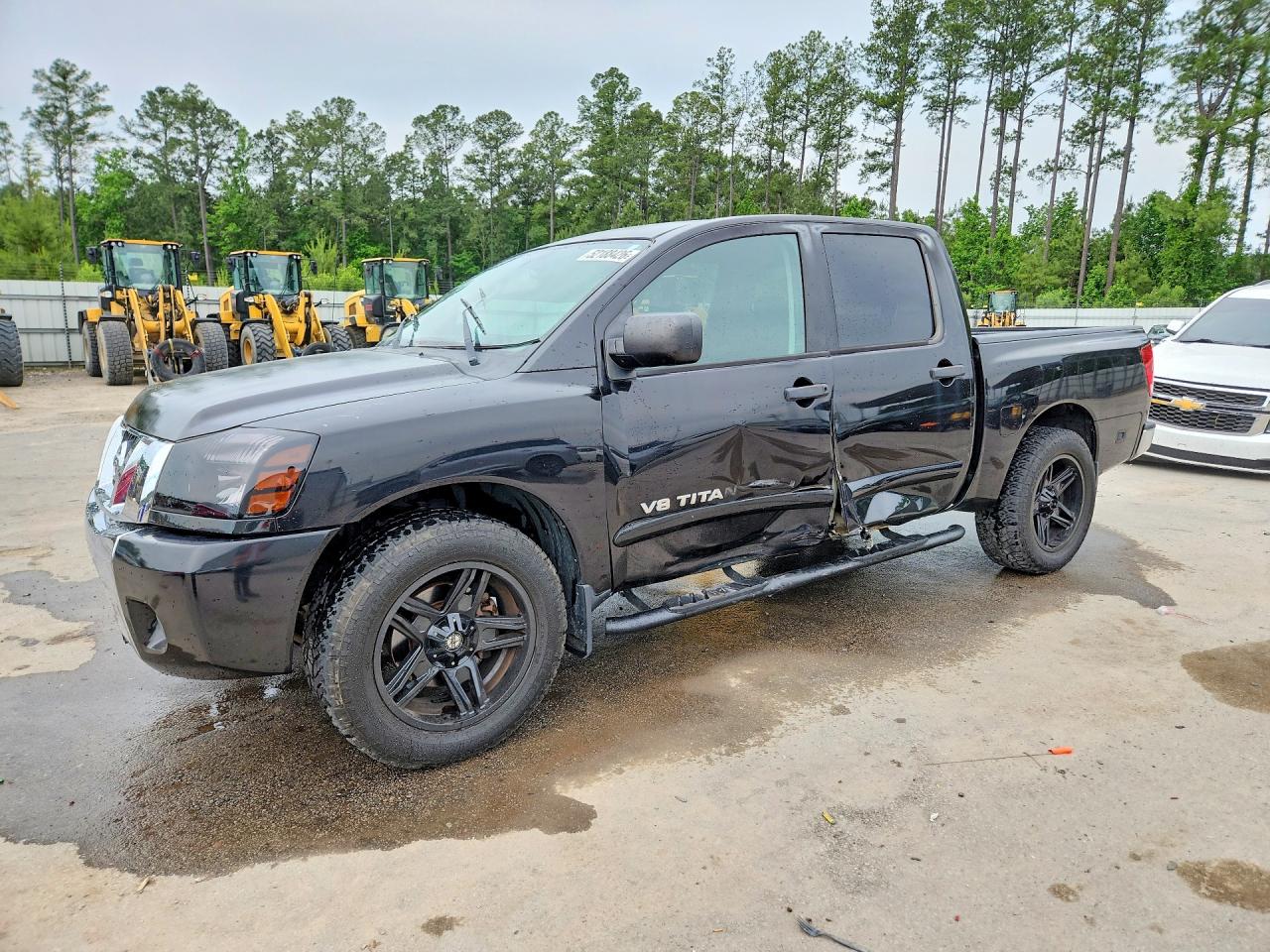 Salvage Nissan Titan Image