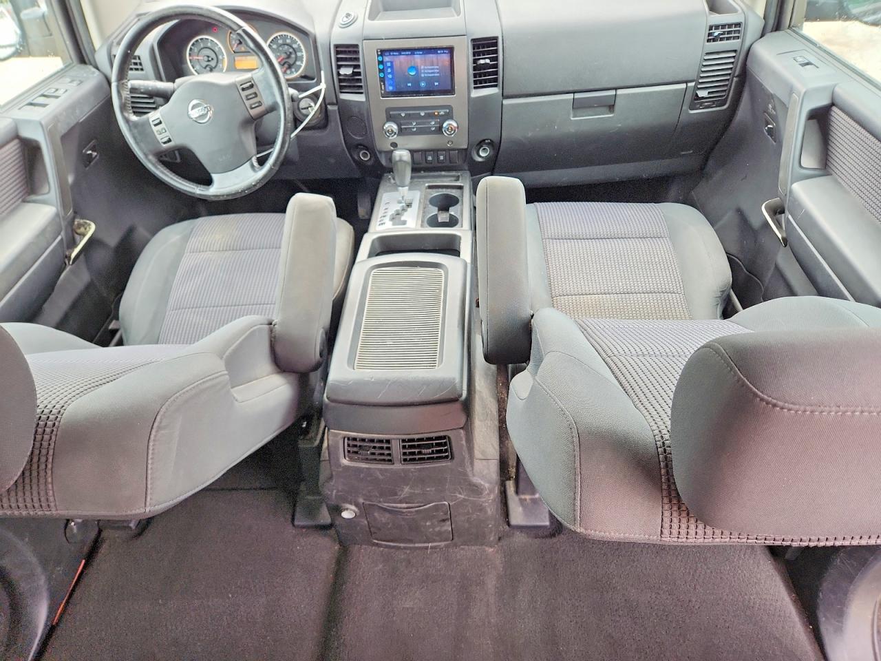 Nissan Titan Se