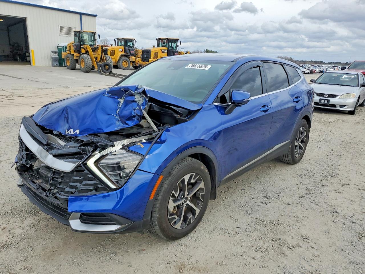 Salvage Kia Sportage Image