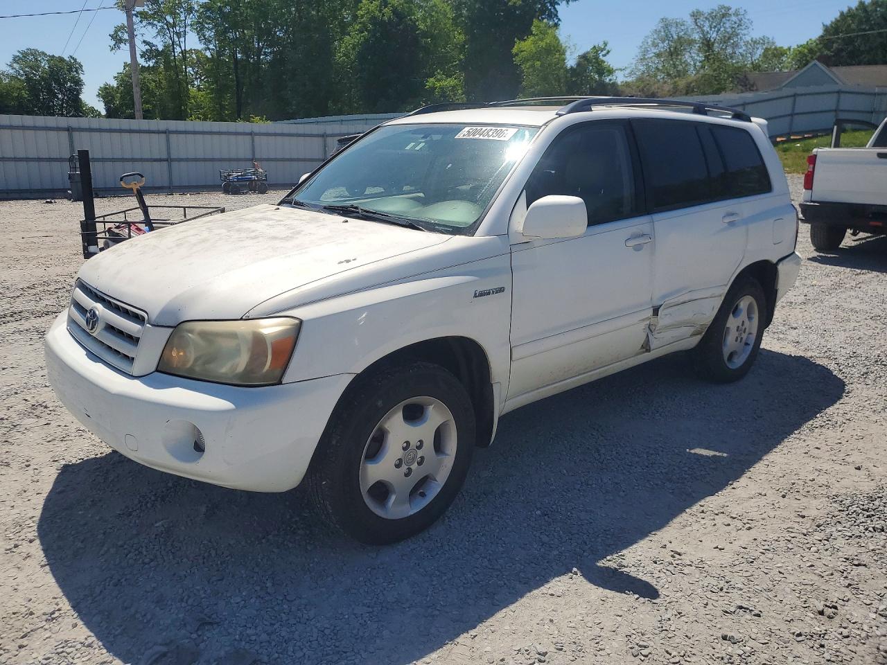 Salvage Toyota Highlander Image