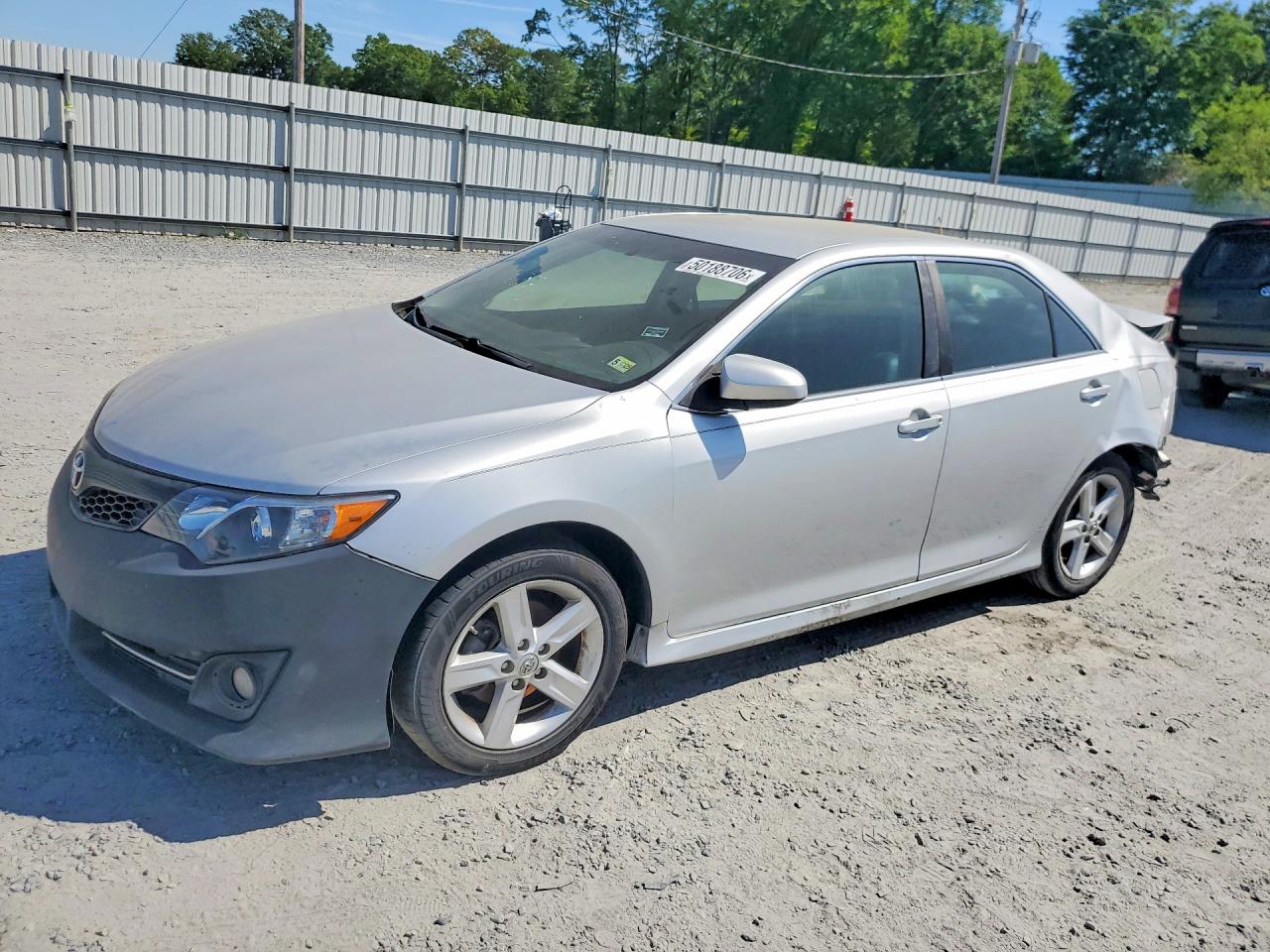 Salvage Toyota Camry Image