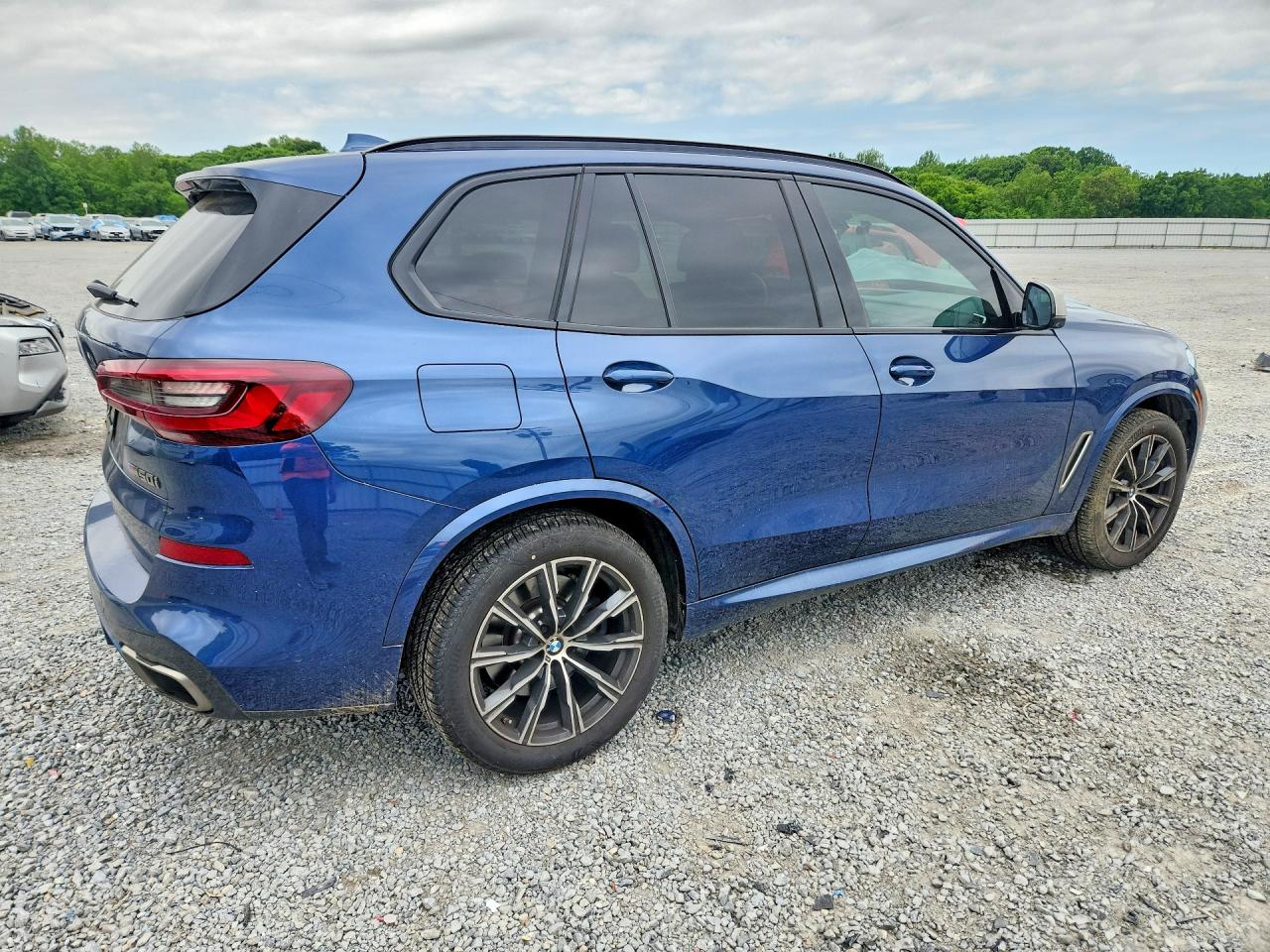 BMW X Series M50i