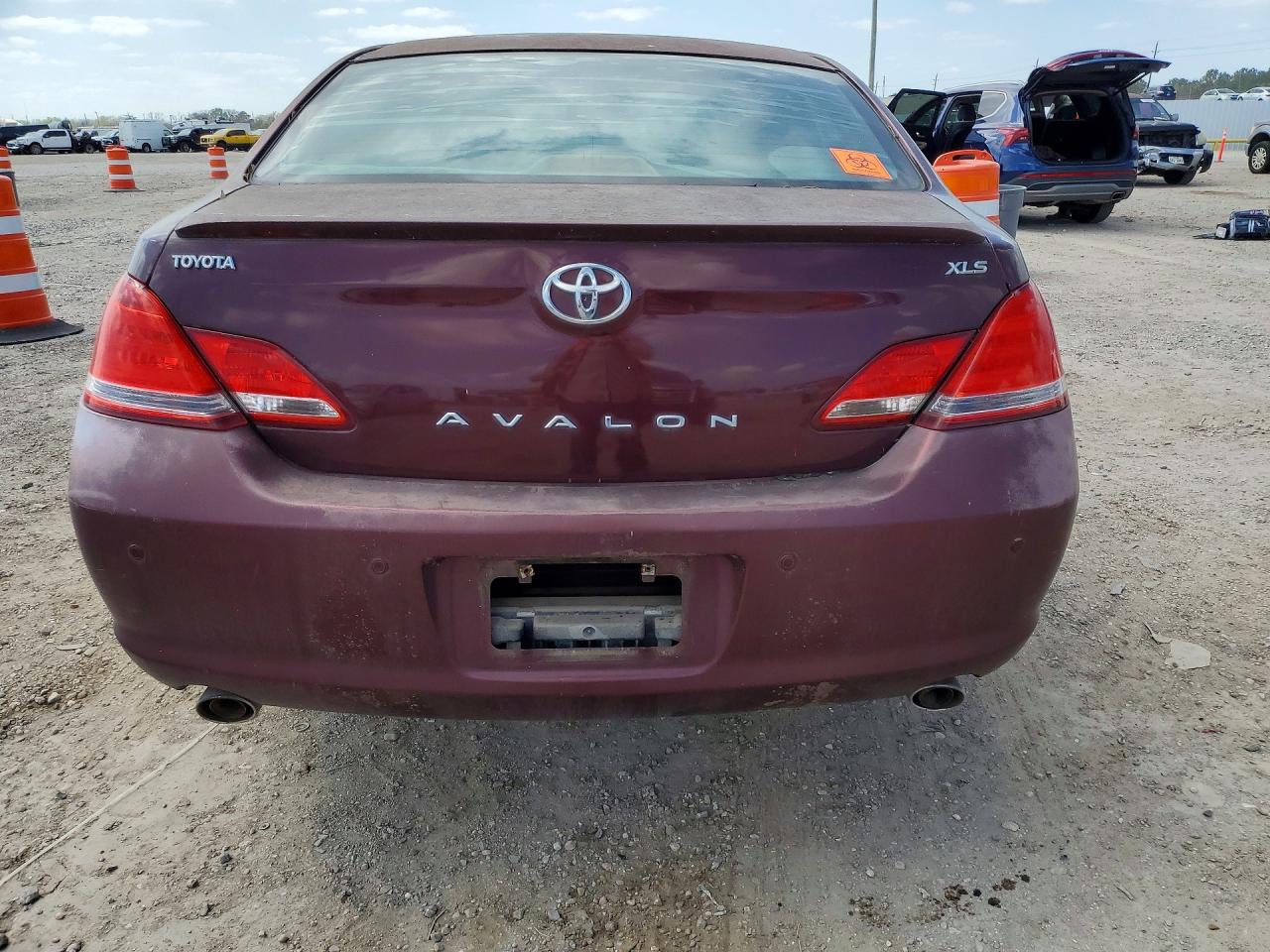 Toyota Avalon Xls