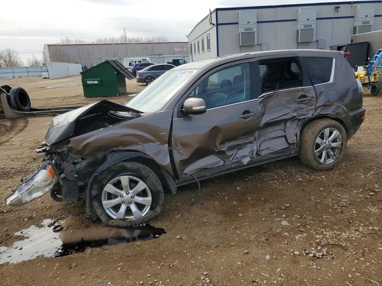 Salvage Mitsubishi Outlander Image