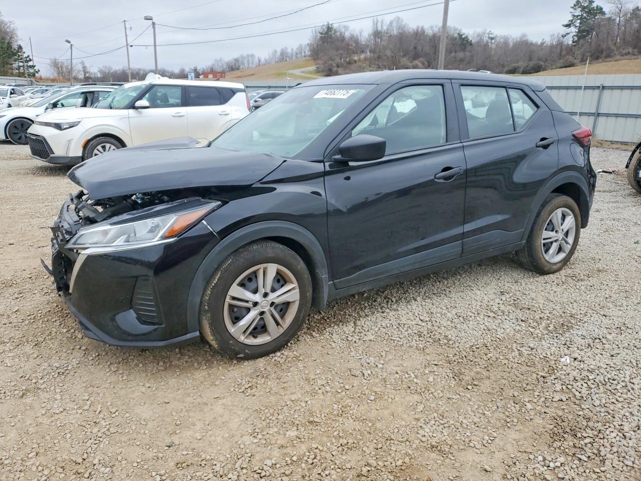 Salvage Nissan Kicks Image