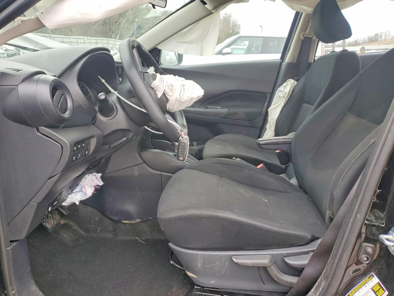Nissan Kicks S