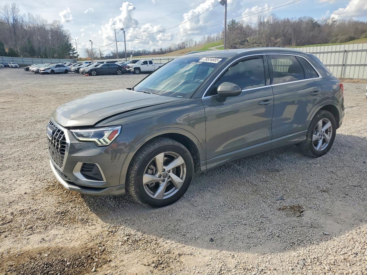 Salvage Audi Q3 Image
