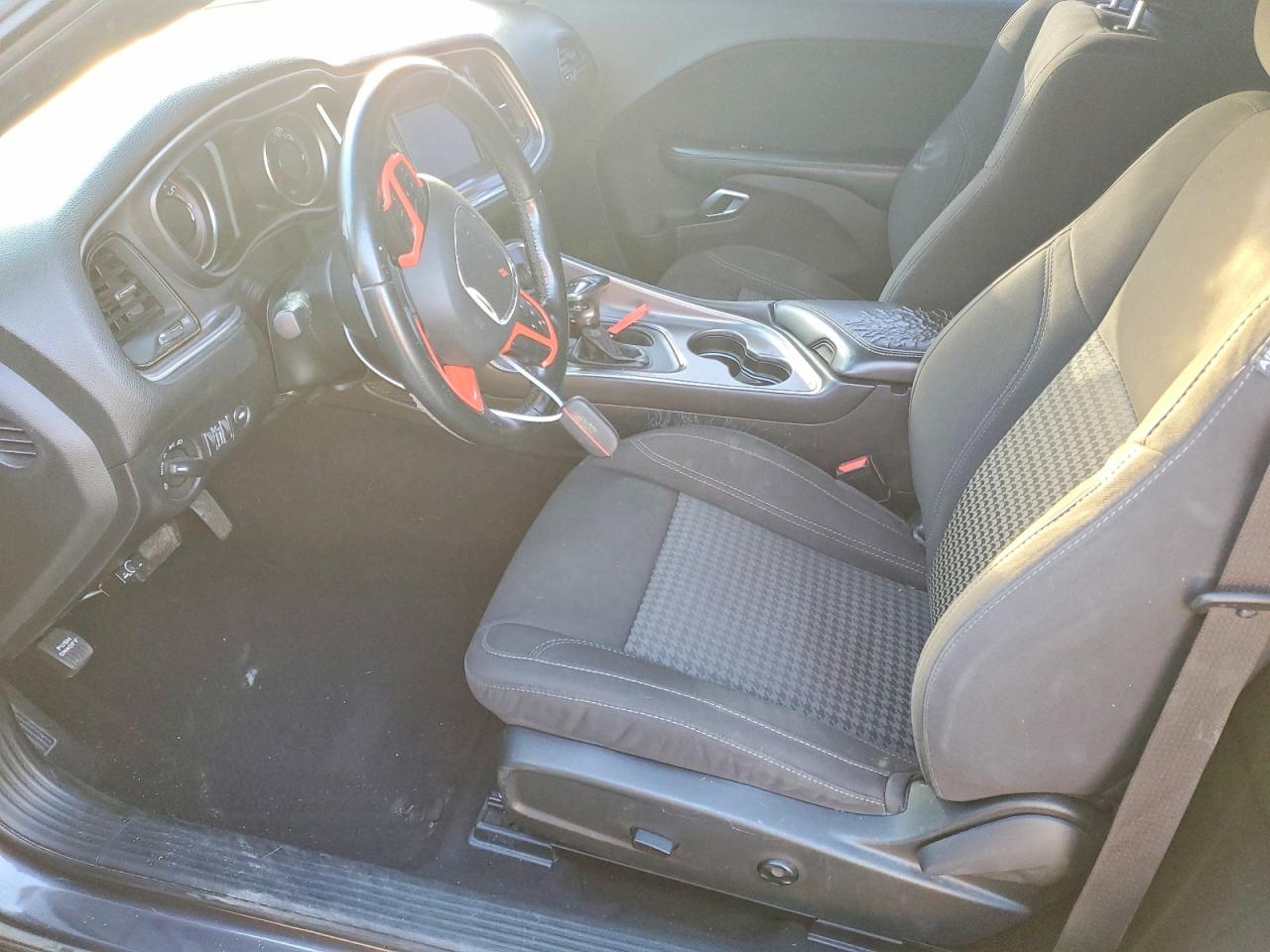 Dodge Challenger Sxt