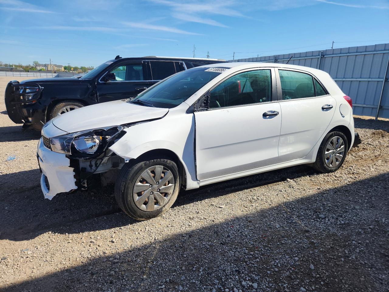 Salvage Kia Rio Image