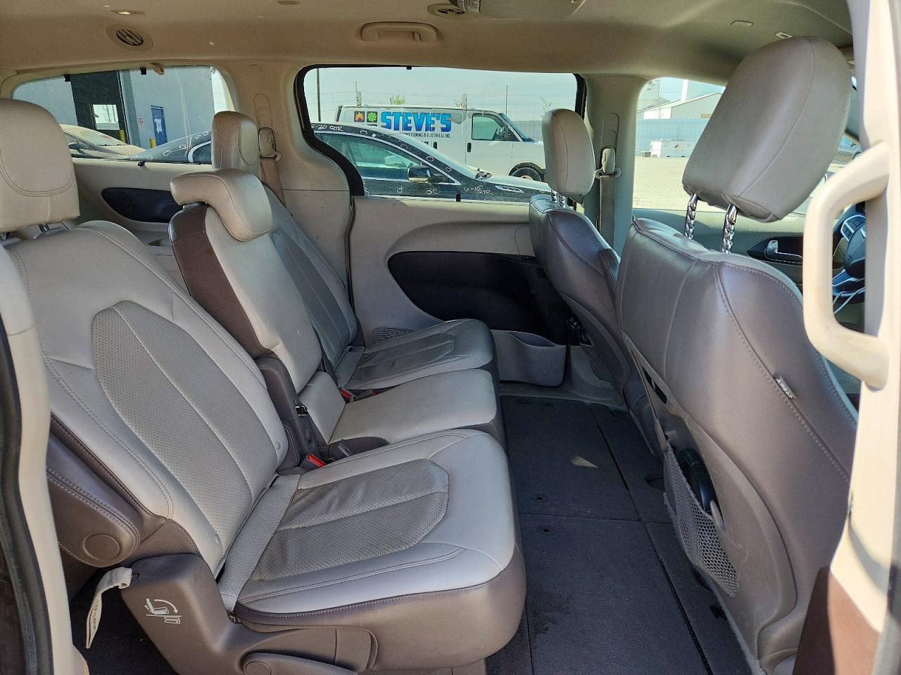 Chrysler Pacifica Touring L