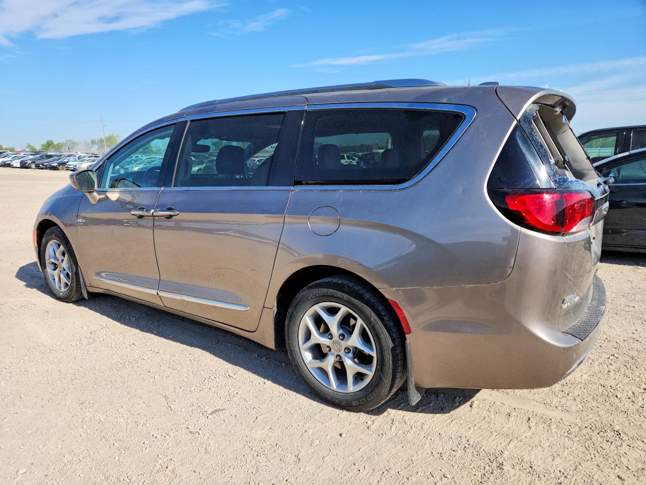 Chrysler Pacifica Touring L