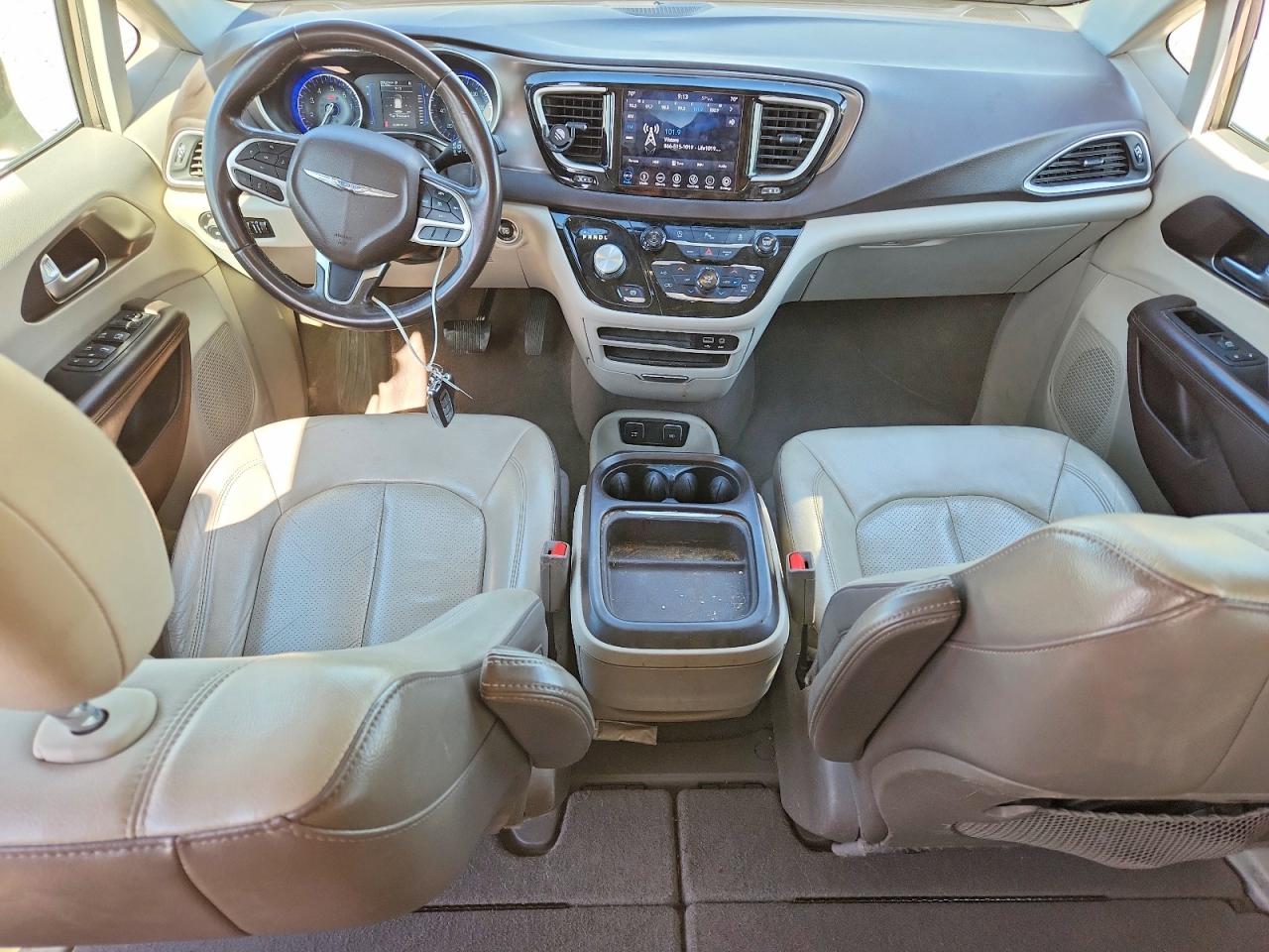 Chrysler Pacifica Touring L