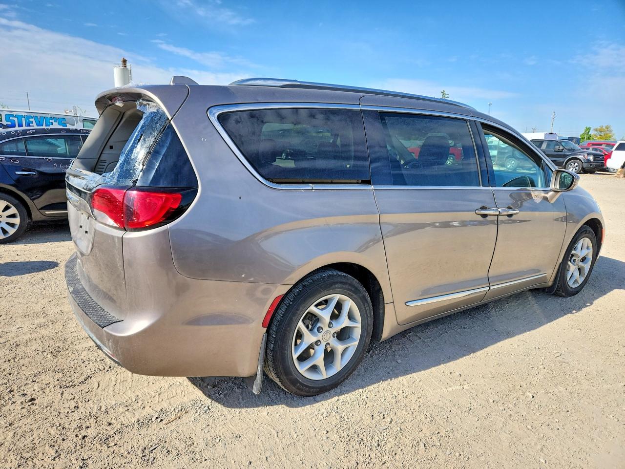 Chrysler Pacifica Touring L
