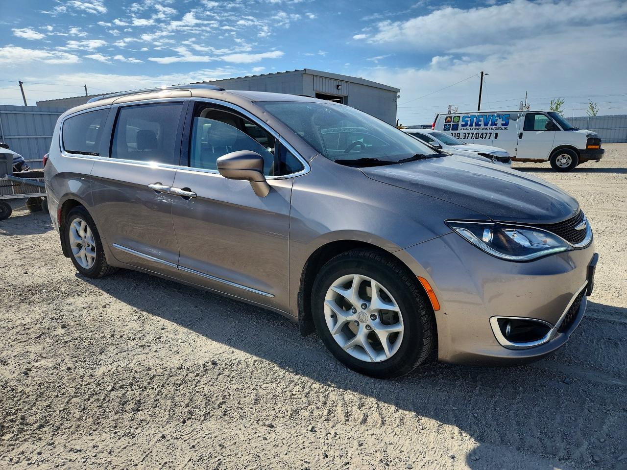 Chrysler Pacifica Touring L