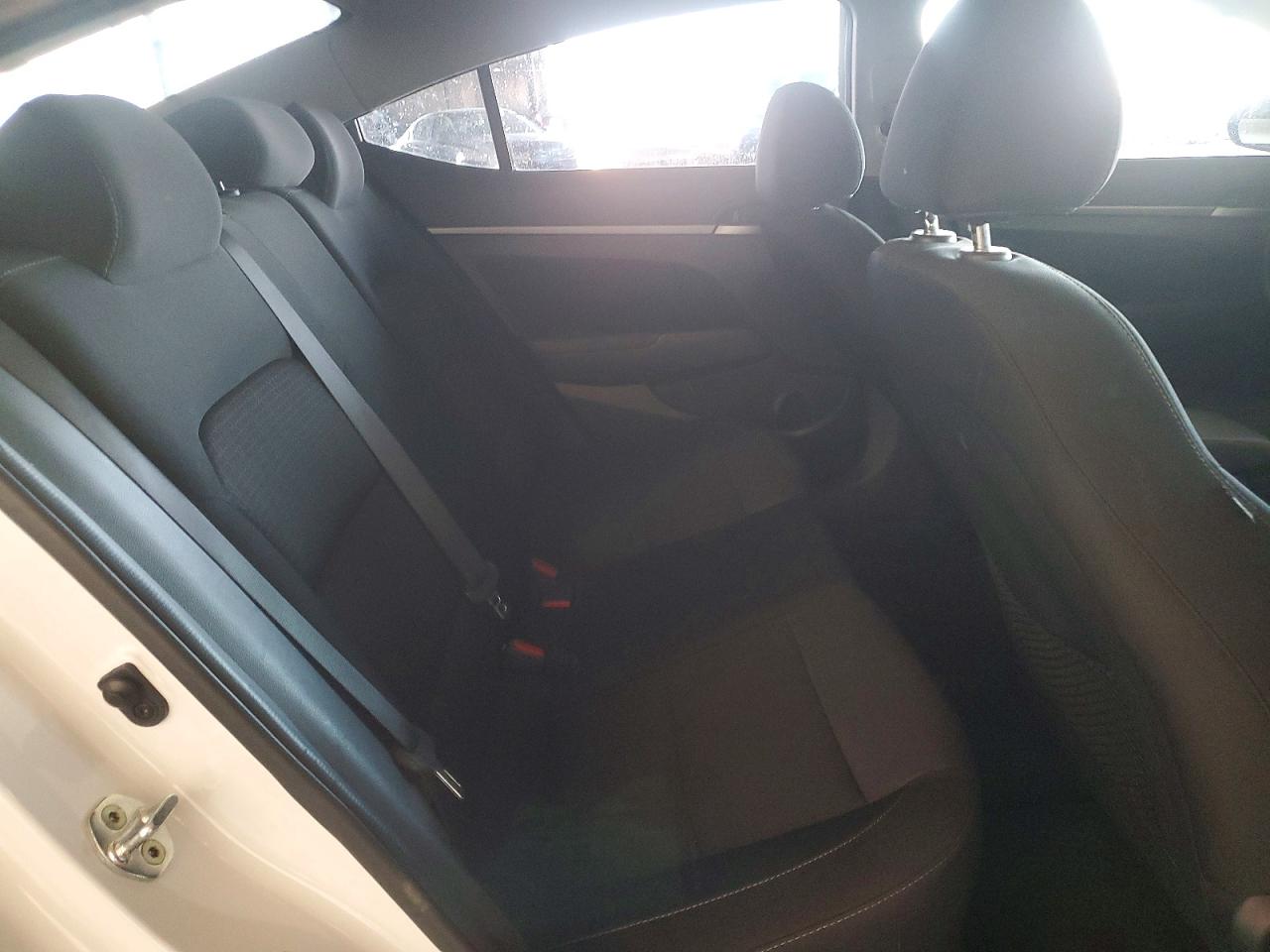 Hyundai ELANTRA Value Edition