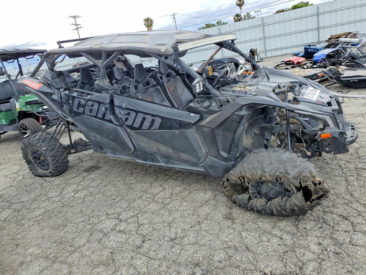 Salvage Can-Am Maverick X3 Image