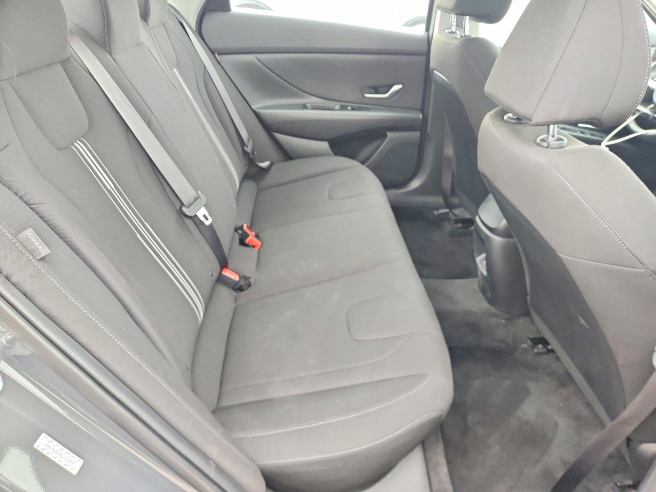 Hyundai ELANTRA Sel