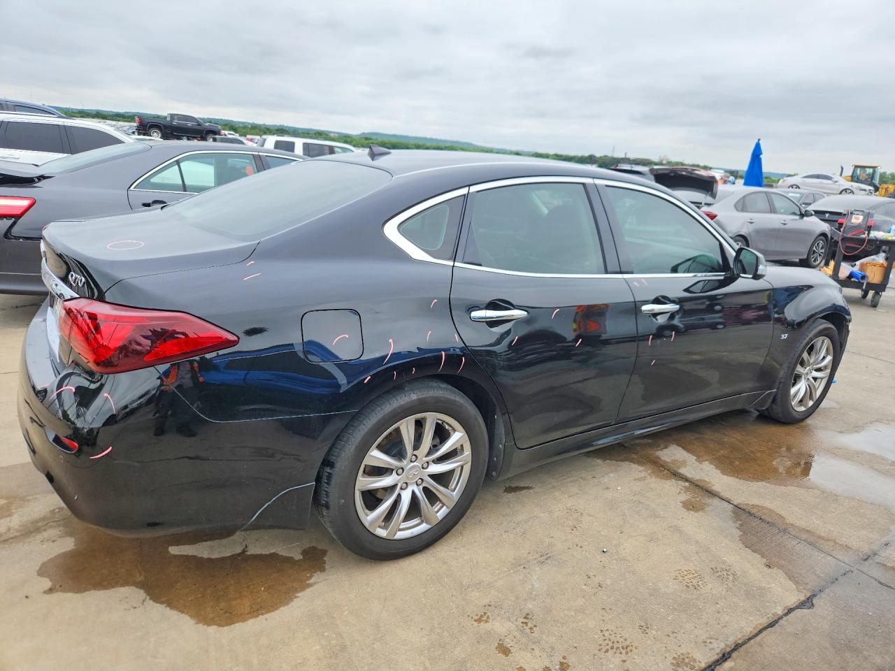 INFINITI Q70 3.7 Luxe