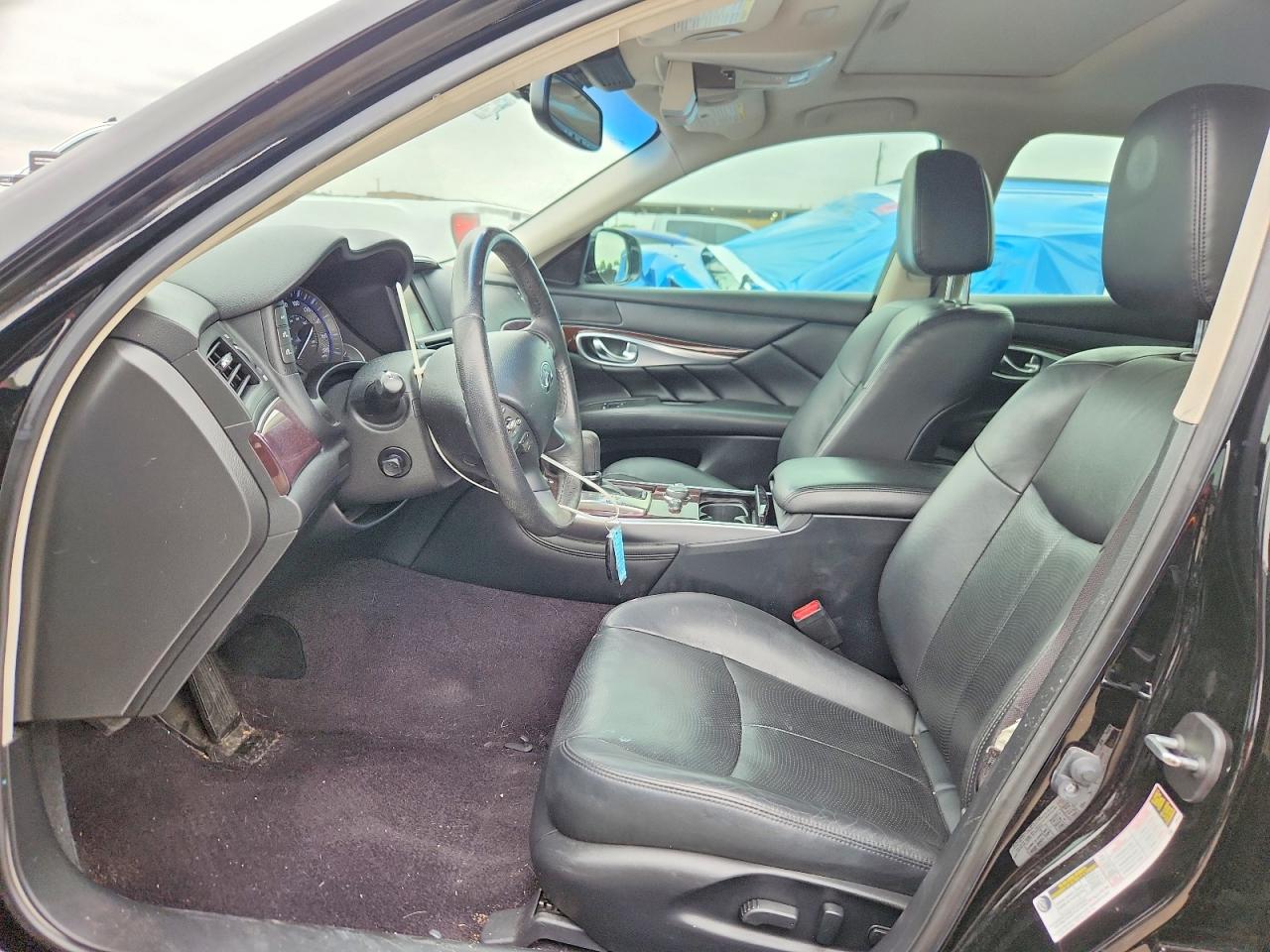 INFINITI Q70 3.7 Luxe