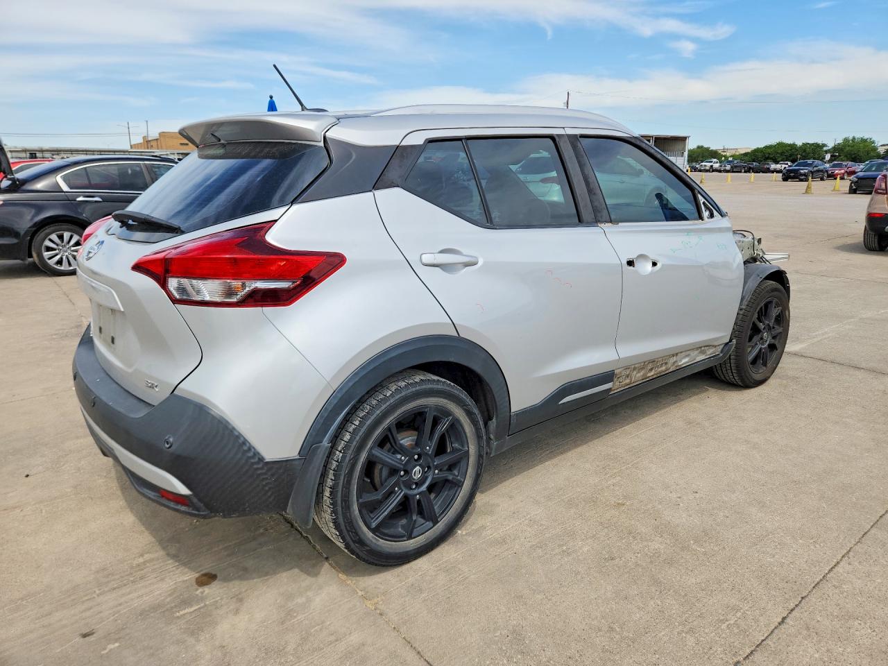 Nissan Kicks Sr