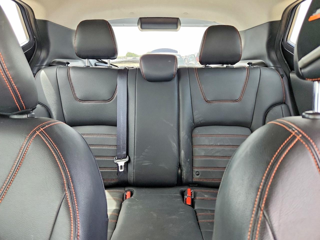 Nissan Kicks Sr