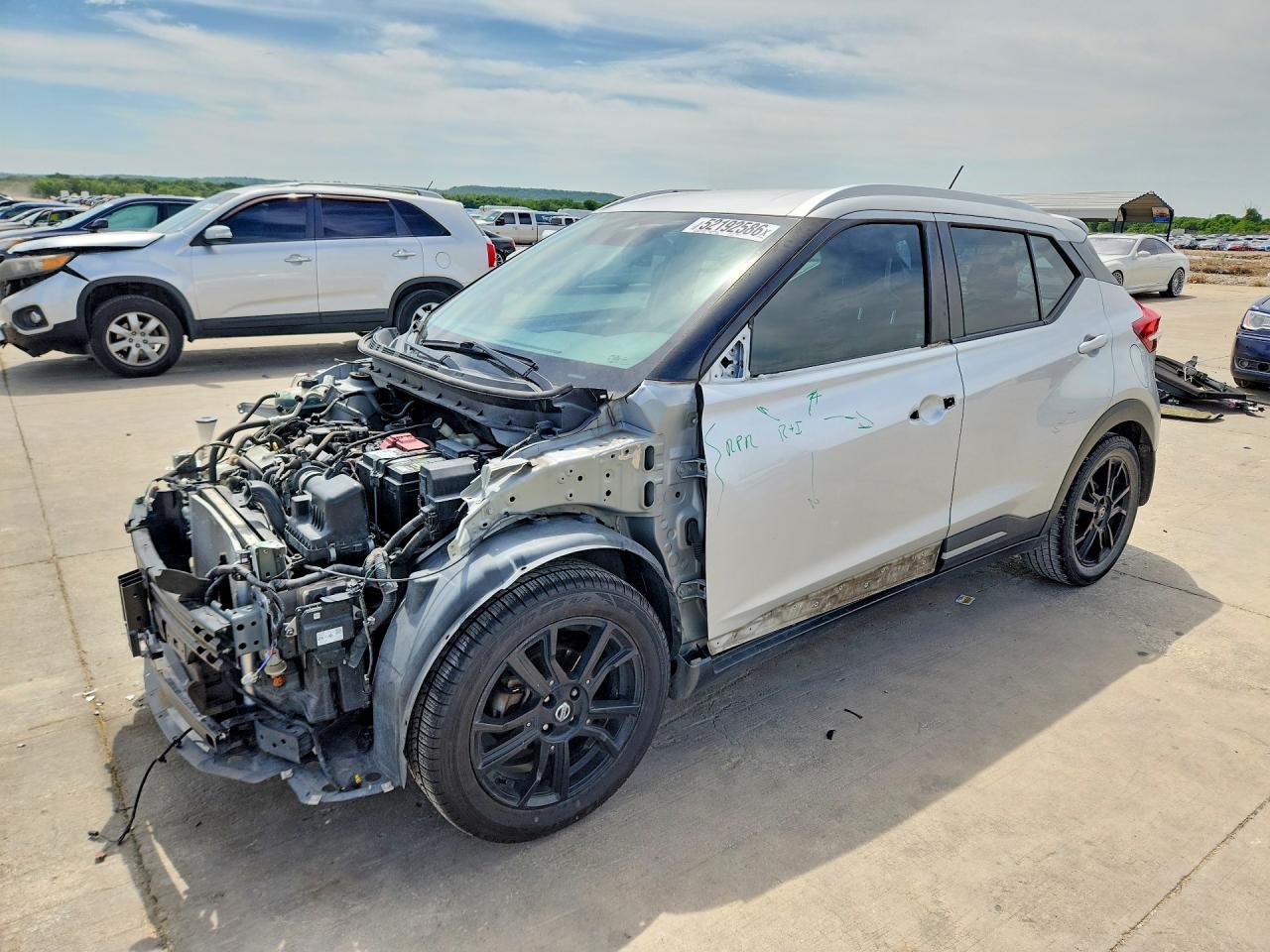 Salvage Nissan Kicks Image