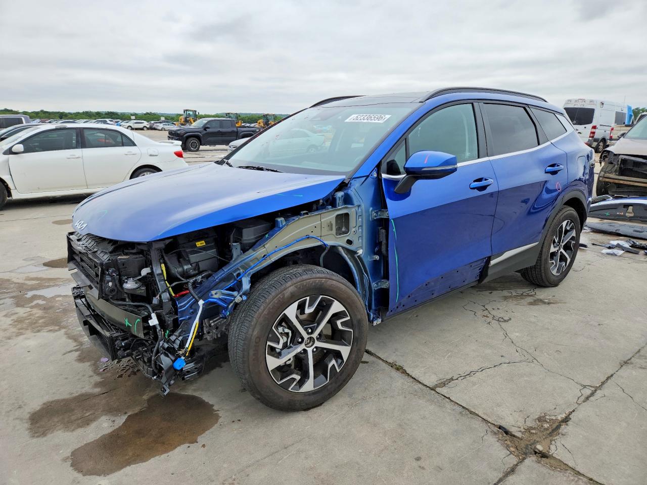 Salvage Kia Sportage Image
