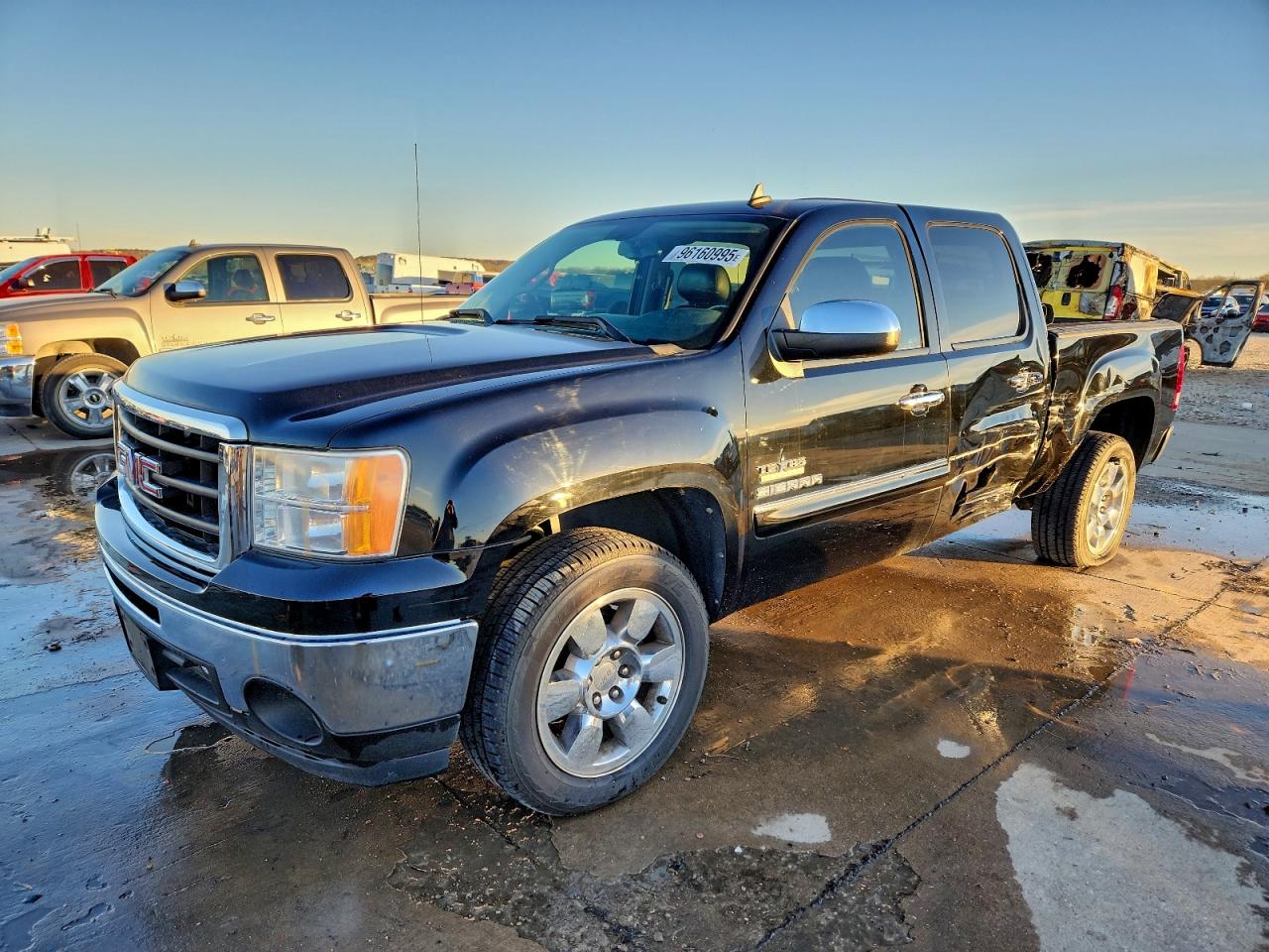 Salvage GMC Sierra Image