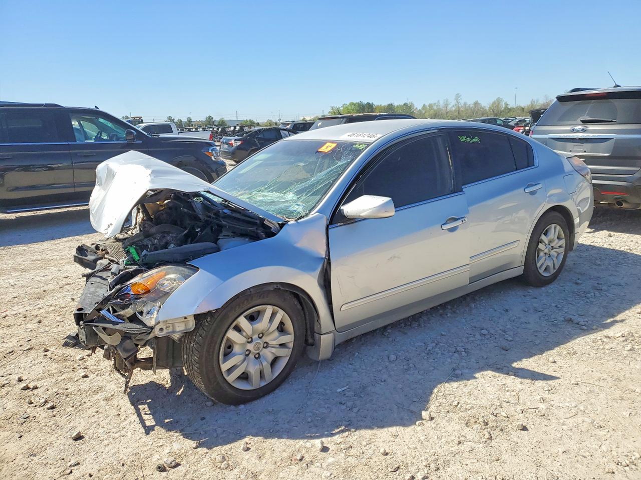 Salvage Nissan Altima Image