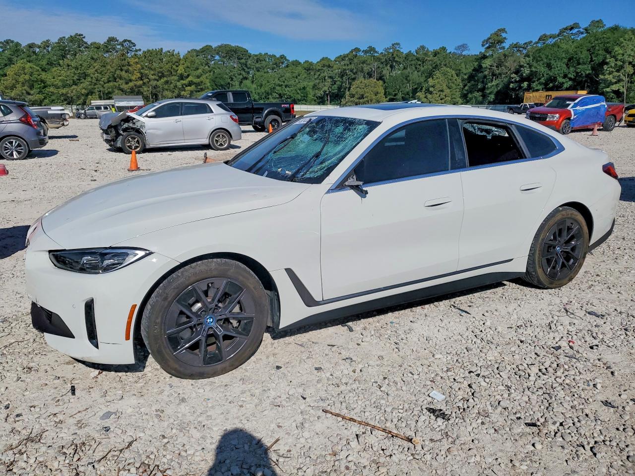 Salvage BMW i4 Image