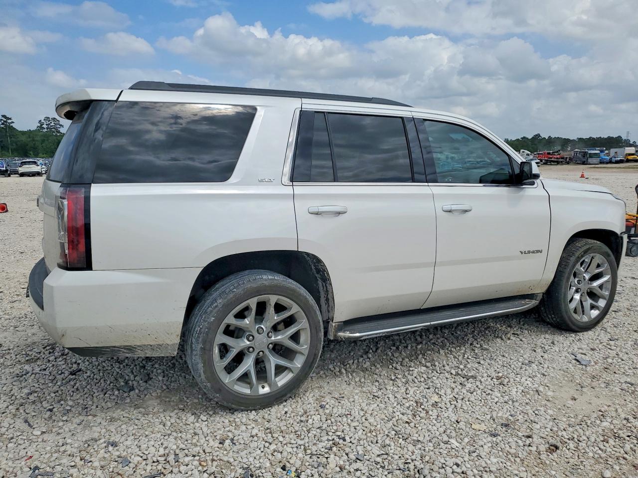 GMC Yukon Slt