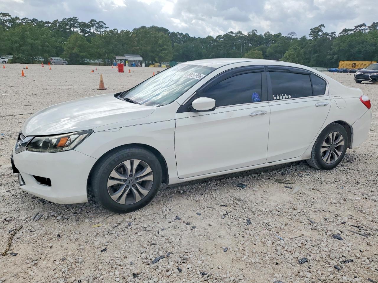 Salvage Honda Accord Image