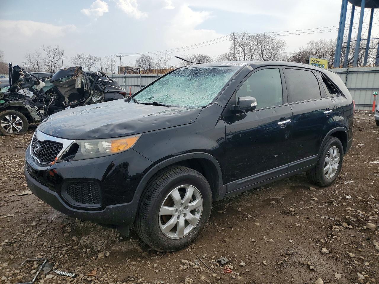 Salvage Kia Sorento Image
