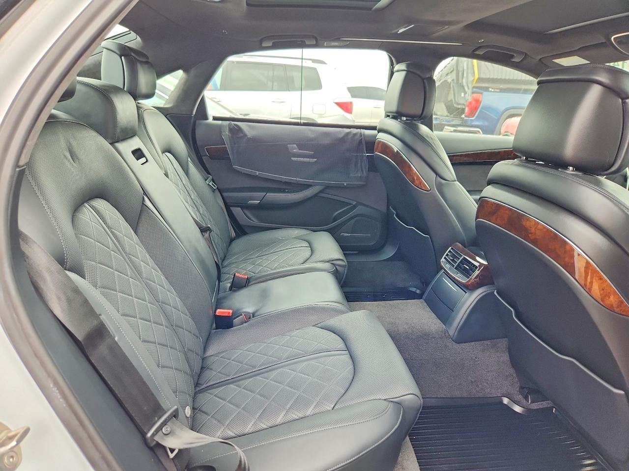 Audi A8 L Quattro