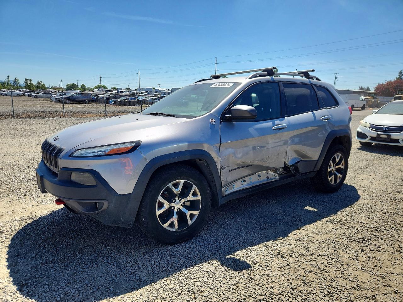 Salvage Jeep Cherokee Image