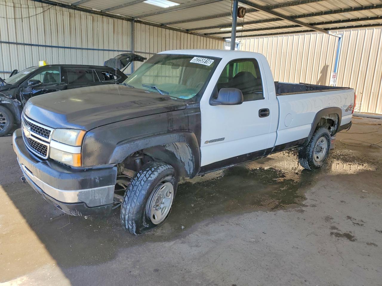 Salvage Chevrolet Silverado Image