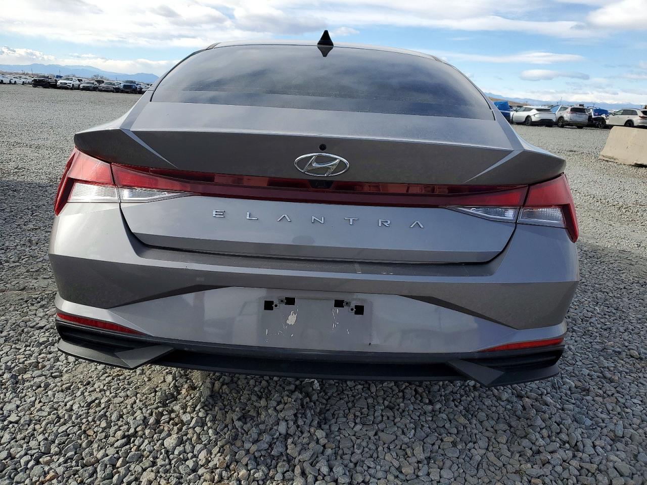 Hyundai ELANTRA Sel