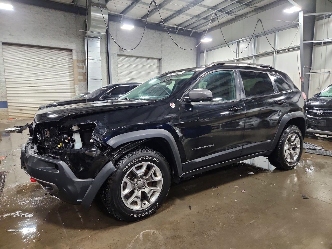 Salvage Jeep Cherokee Image