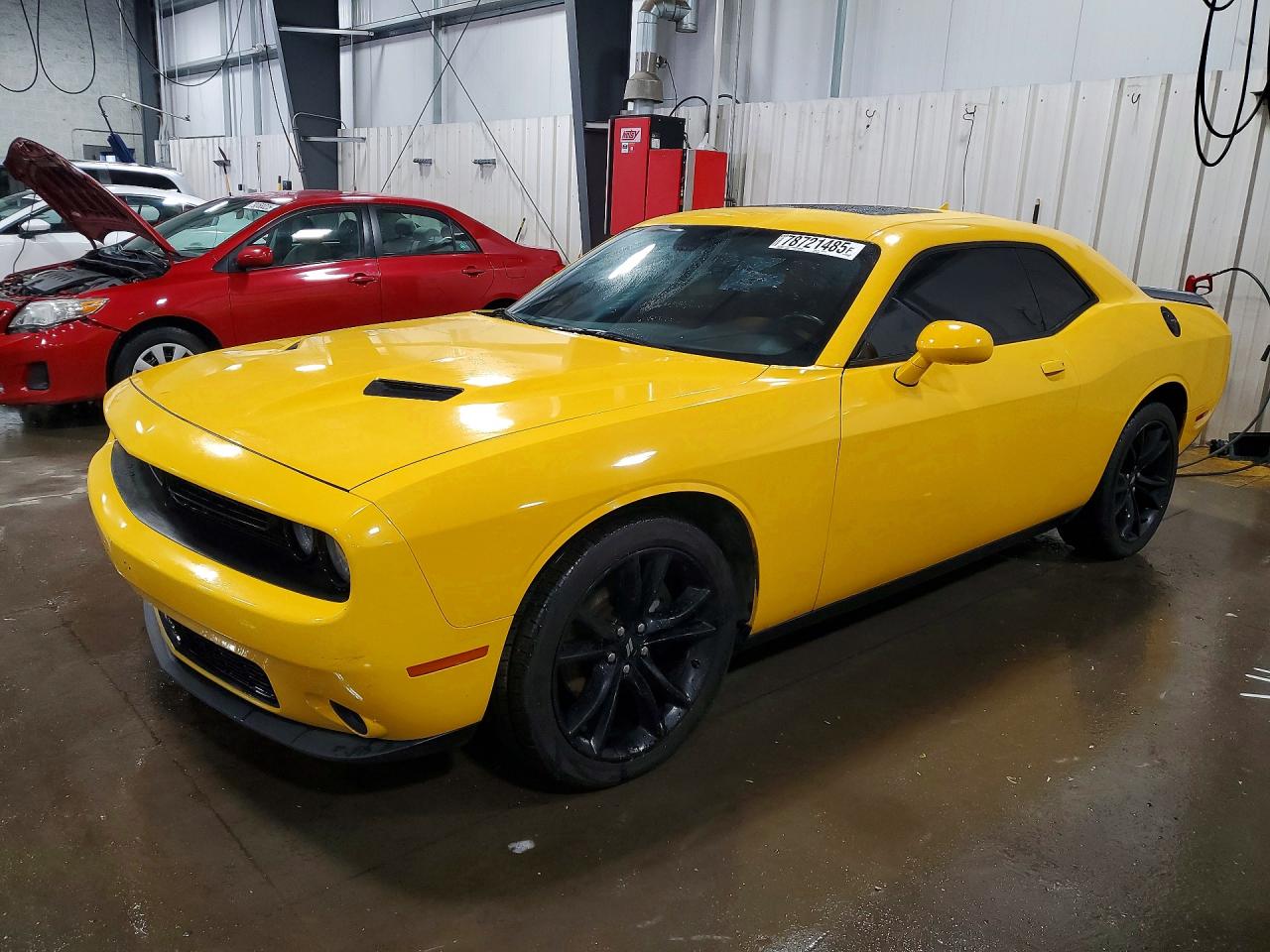 Salvage Dodge Challenger Image